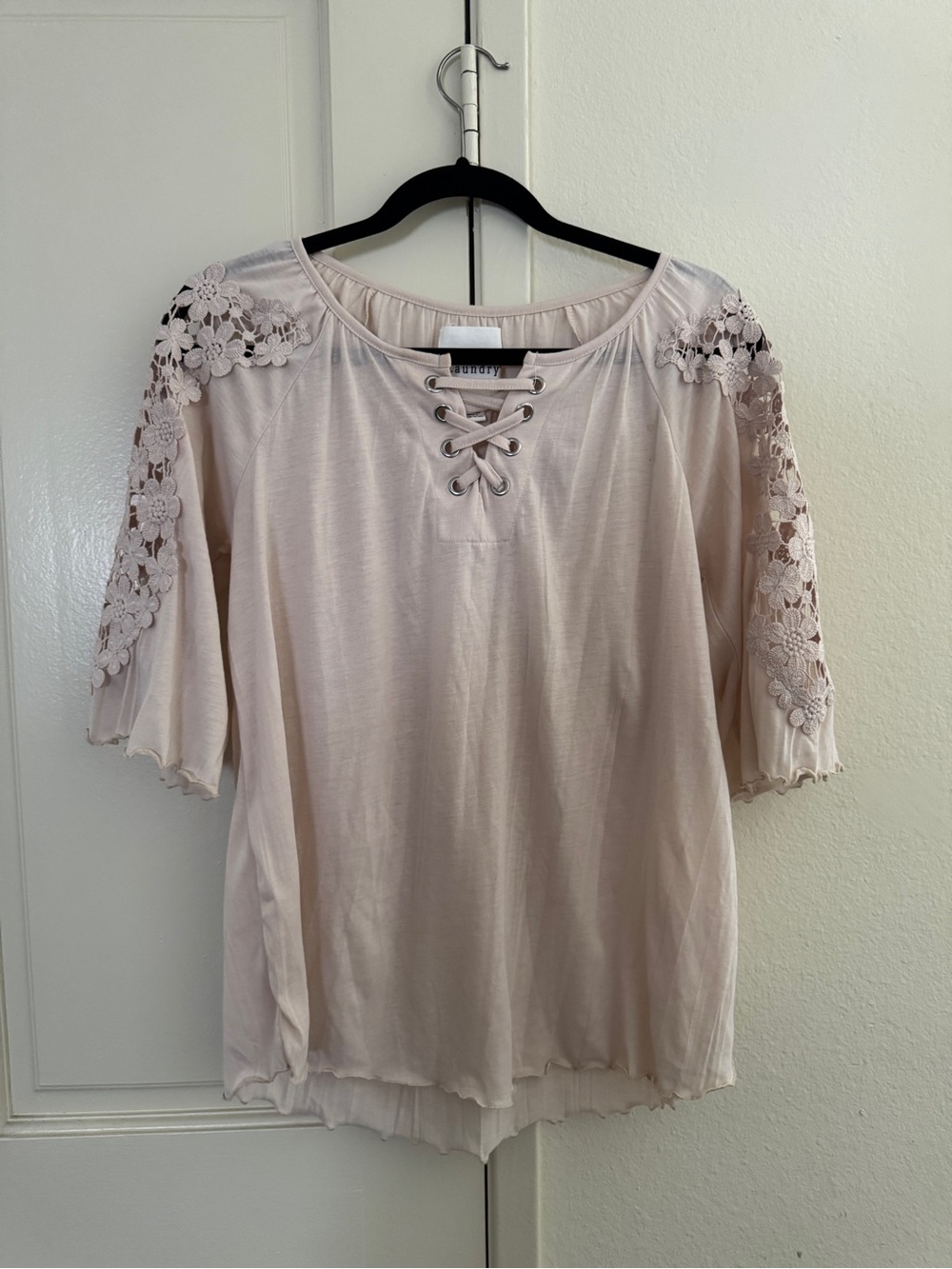 New York Laundry Lace-Up Crochet Sleeve Top NWOT